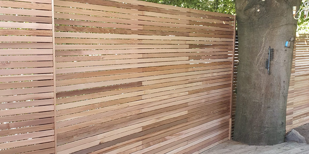 Domestic horizontal fencing